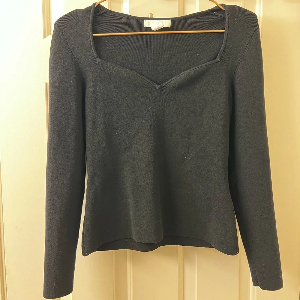 Sweetheart Neckline  Long Sleeve